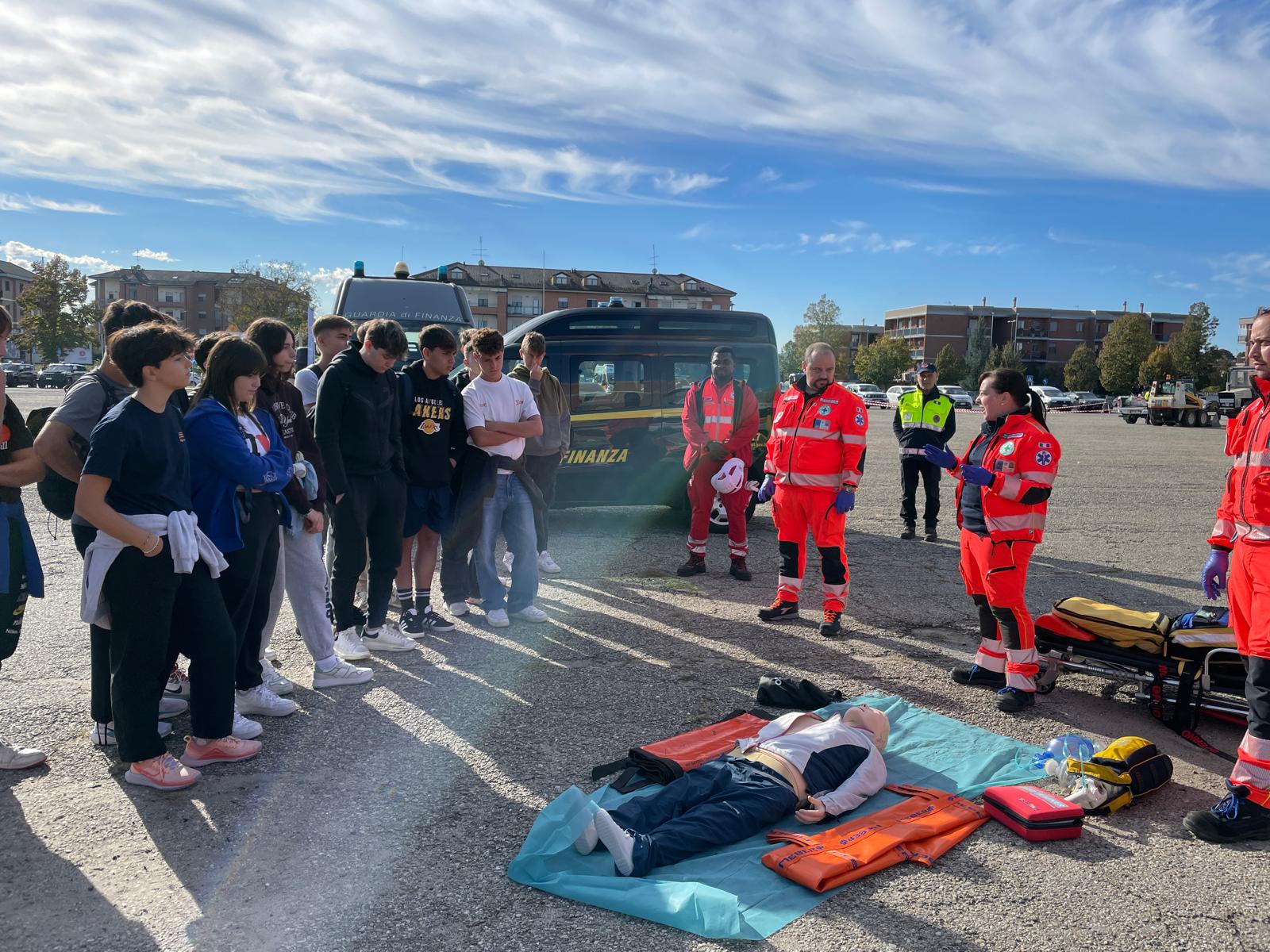 esercitazione Protezione CIvile Liceo Vercelli.jpe